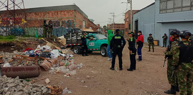 Comunicado de prensa: Alcaldía Local de Puente Aranda exige atención urgente de INVÍAS para trabajar en las problemáticas de inseguridad y basuras en el Corredor Férreo del Sur Comunicado de prensa: Alcaldía Local de Puente Aranda exige atención urgente de INVÍAS para trabajar en las problemáticas de inseguridad y basuras en el Corredor Férreo del Sur