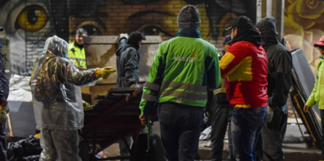Alcaldía Local de Puente Aranda lidera operativo de levantamiento de carretas en espacio público Alcaldía Local de Puente Aranda lidera operativo de levantamiento de carretas en espacio público